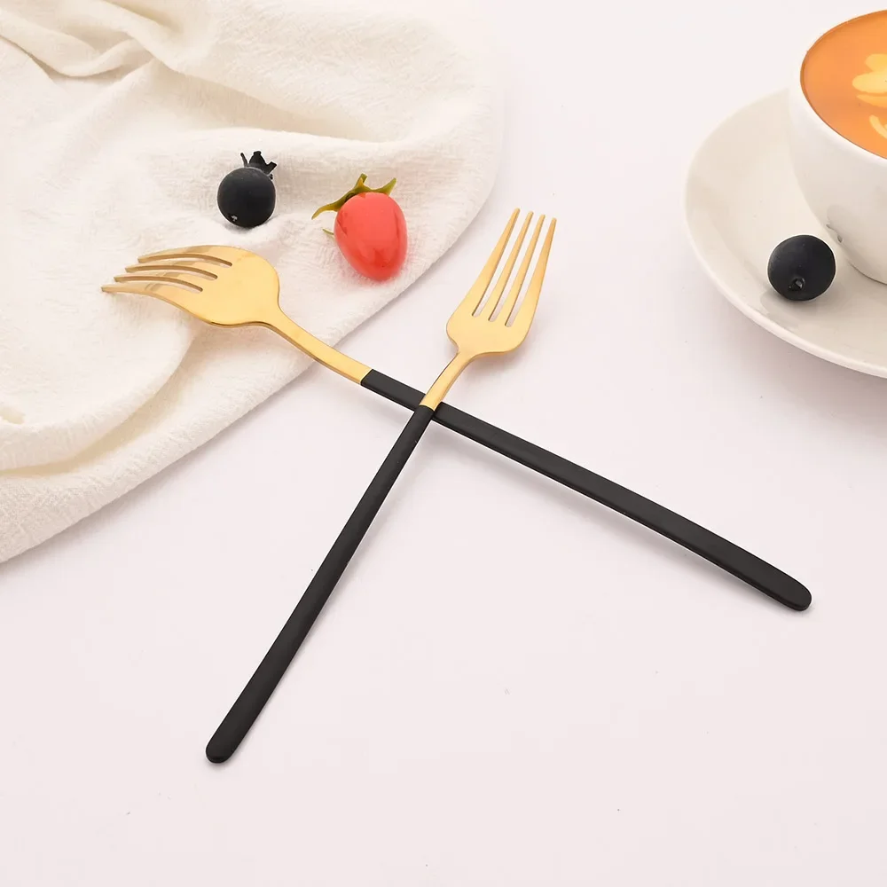 Description Picture 4 of item8Pcs Black Dinner Forks Cutlery 18/10 Stainless Steel Flatware Kitchen Silverware Western Dinnerware Restaurant Fork Set