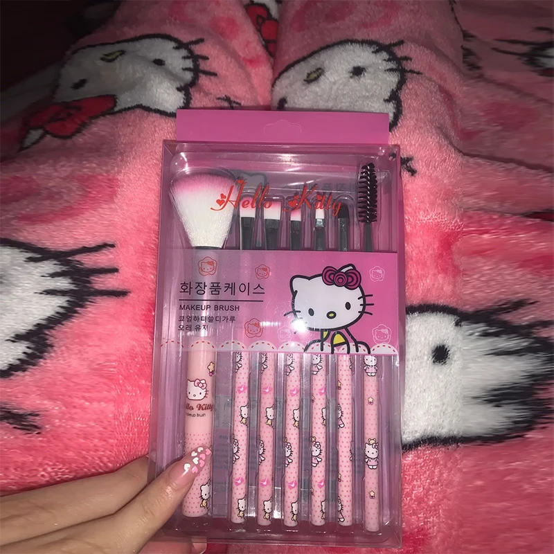 Рисунок 5 - Набор кистей для макияжа Hello Kitty в коробке