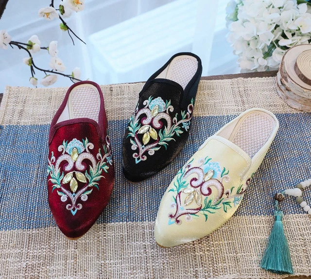 Veowalk Blooming Peacock Embroidered Women Summer Canvas Close Toe Flat  Slippers Handmade Vintage Ladies Comfort Mule Shoes