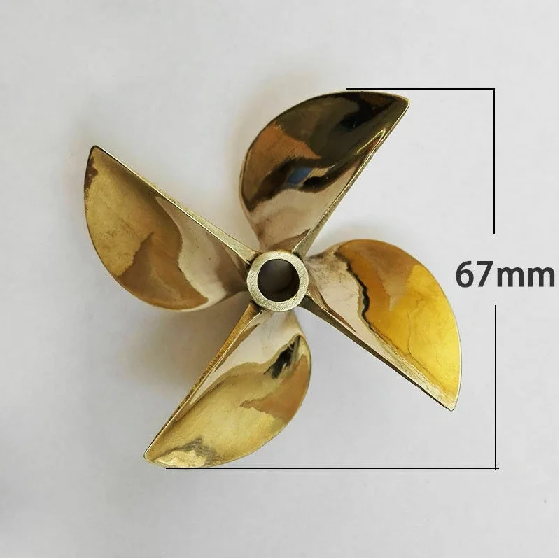 Hélice bateau RC 4 lames 67mm laiton 1/4" arbre 26cc gauche