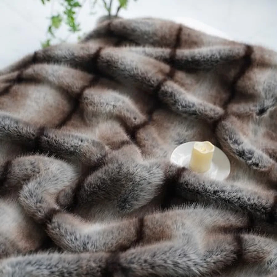 Faux Fur Throw Blanket Super Soft and Cozy Plush Blanket for Bed and Couch All Season Blanket for Home Decor in Grey Size 74''x