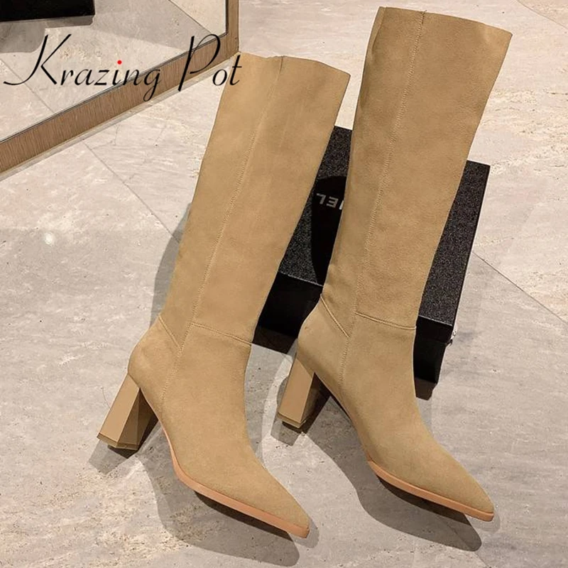 

Krazing Pot Cow Suede Modern Boots Pointed Toe High Heels Pleated Catwalk High Street Fashion Solid Slip on Thigh High Boots