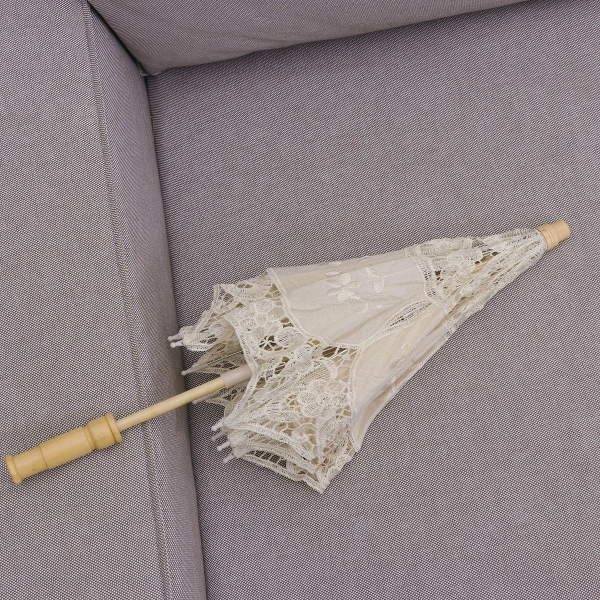Lace Umbrella Handmade Cotton Craft Photography Prop Wedding Umbrella Decor Diameter 60cm (Beige)
