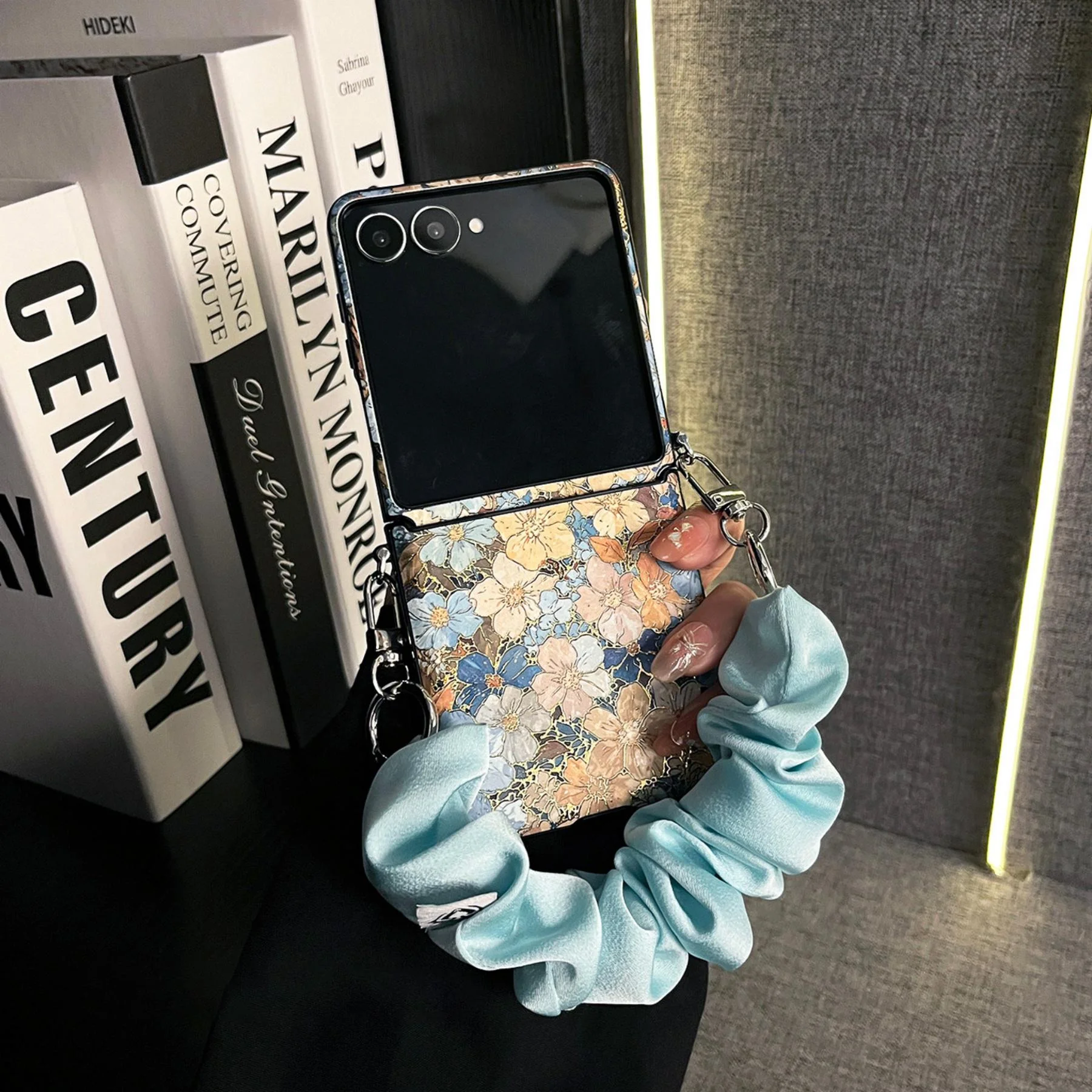 Korean Luxury Retro Blue Flower Rope Phone Case - Shockproof Back Cover