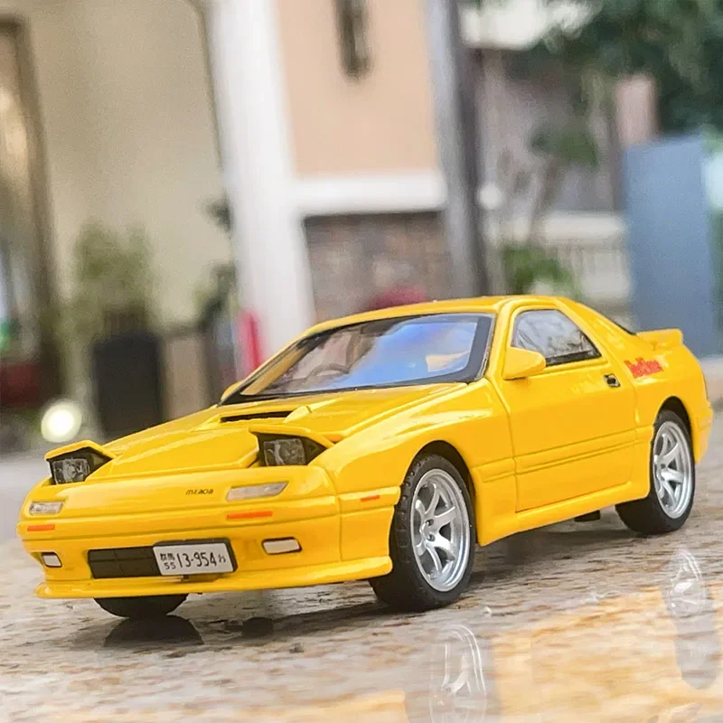 

Модель автомобиля литая из сплава в масштабе 1:32 для Mazda