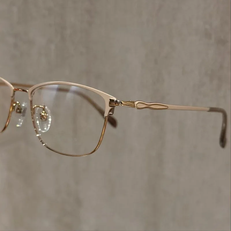 Stylish Unisex Anti-Blue Light Retro Metal Frame Reading Glasses