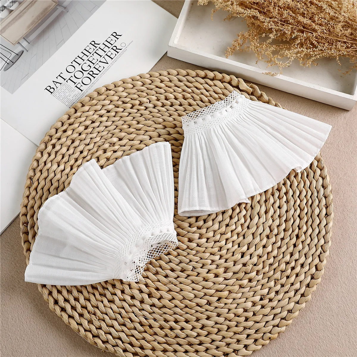 

New Chiffon Fake Flare Detachable Sleeves for Women Lace Pleated False Cuffs Female Ruffles Elastic Wrist Warmers Horn Cuffs