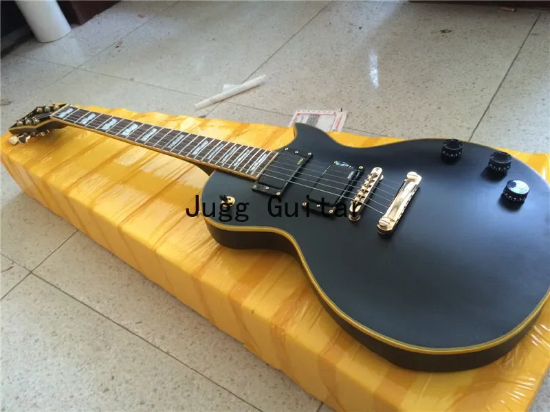 

LTD Eclipse II VB CUSTOM Matte Black Electric Guitar China EMG Pickups, 9V Battery Box, Yellow Binding, Rosewood Fingerboard