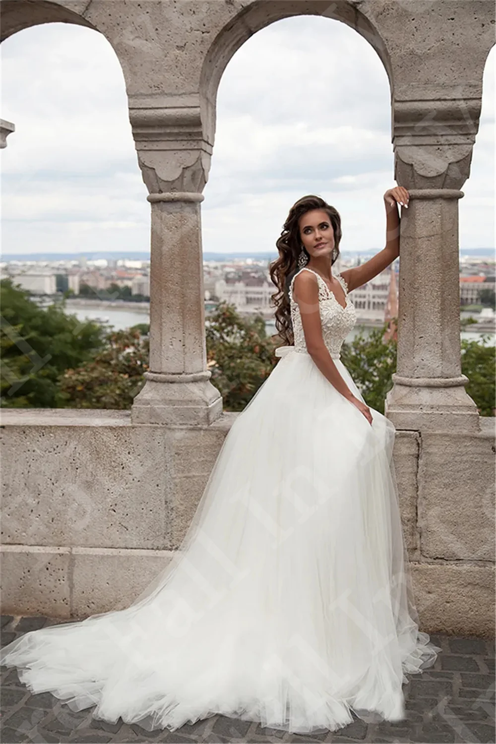 Рисунок 2 - Кружевное платье-трапеция из тюля