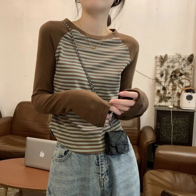 

2022 Autumn Striped Patchwork Embroidered Star Pattern Vintage Long Sleeve Women Crop Top Korean Harajuku Y2K Loose T-shir