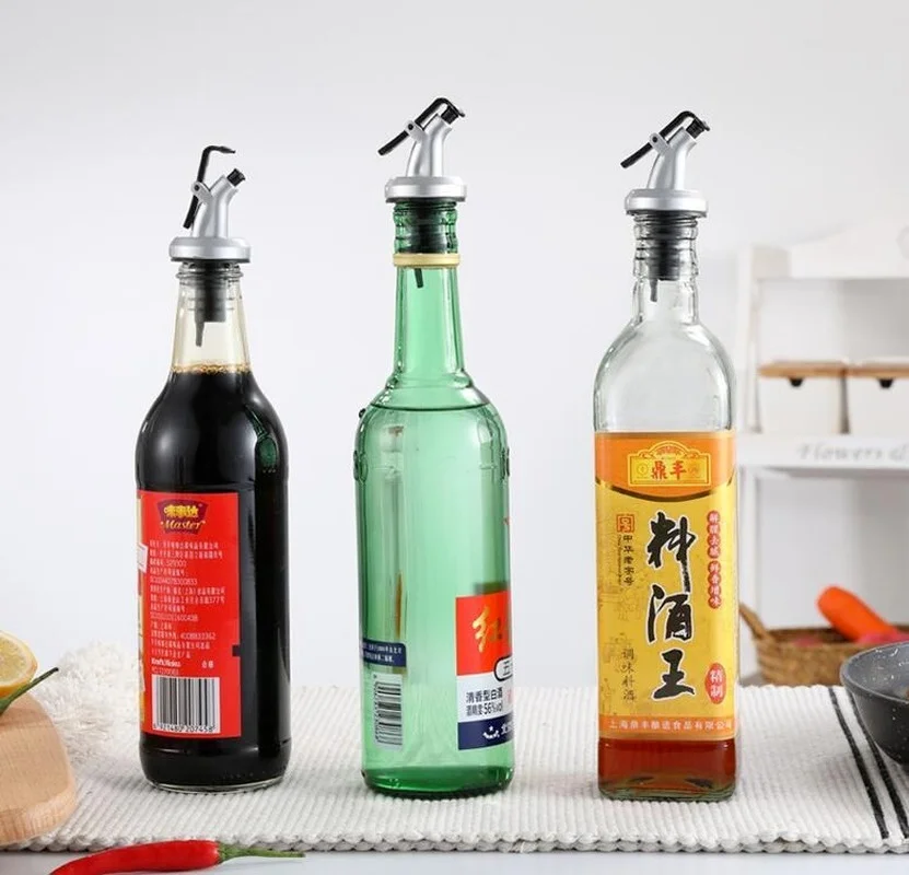1Pcs Olive Oil Sprayer Liquor Dispenser Wine Pourer Seal Leak-proof Food Grade Rubber Nozzle Sprayer Spice Jar Kitchen Bar Tools
