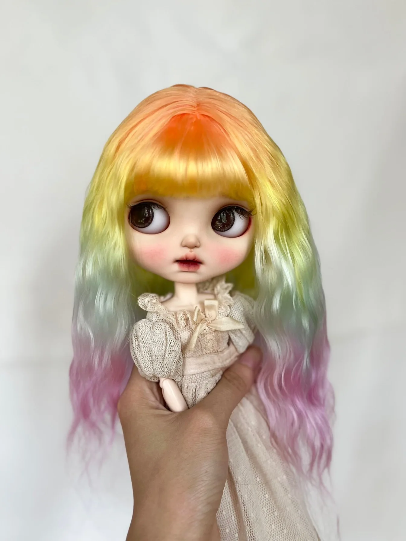 

Doll Wigs for Blythe Qbaby natural Mohair Dazzling rainbow curls hard seams for 9-10 inch head
