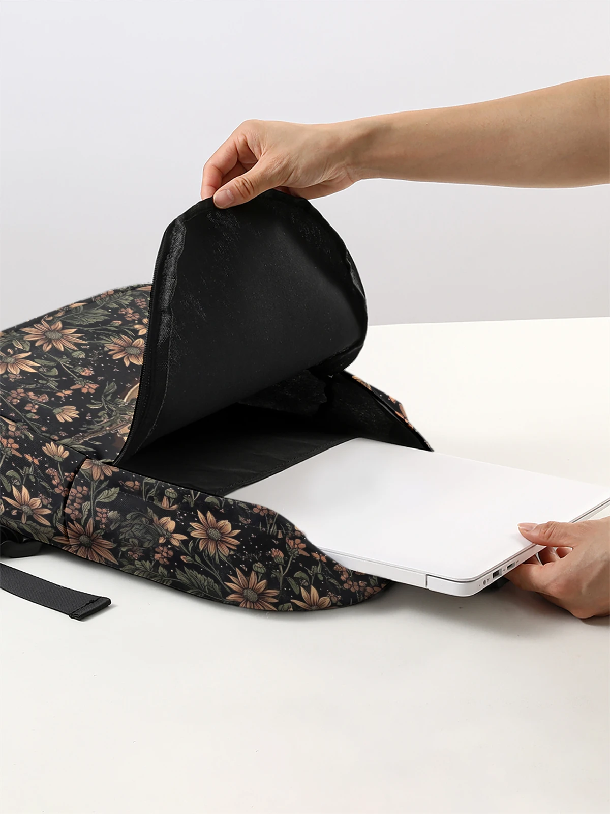 New men's and women's large capacity university backpacks, fashionable women's laptops, backpacks, cute girls' travel bags