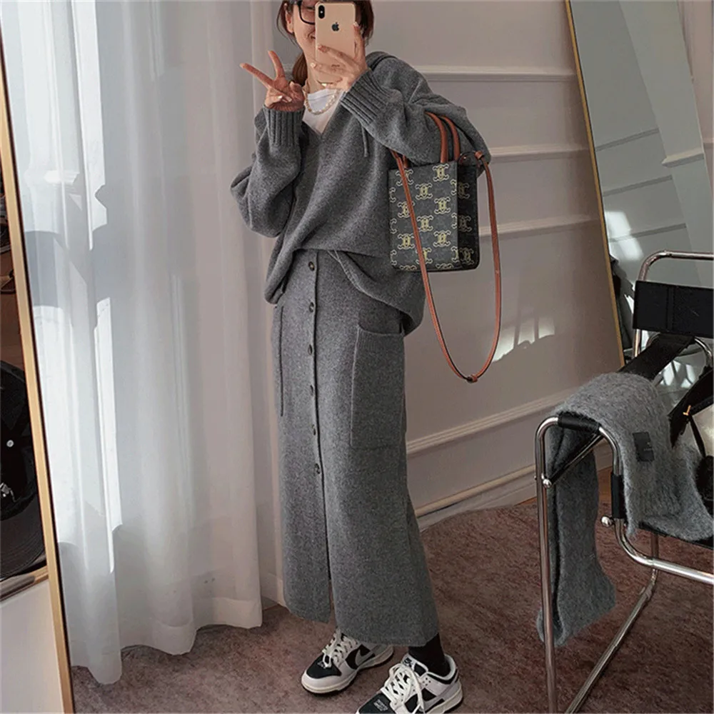 Рисунок 4 - Женский Вязаный топ с капюшоном и шерстяное платье