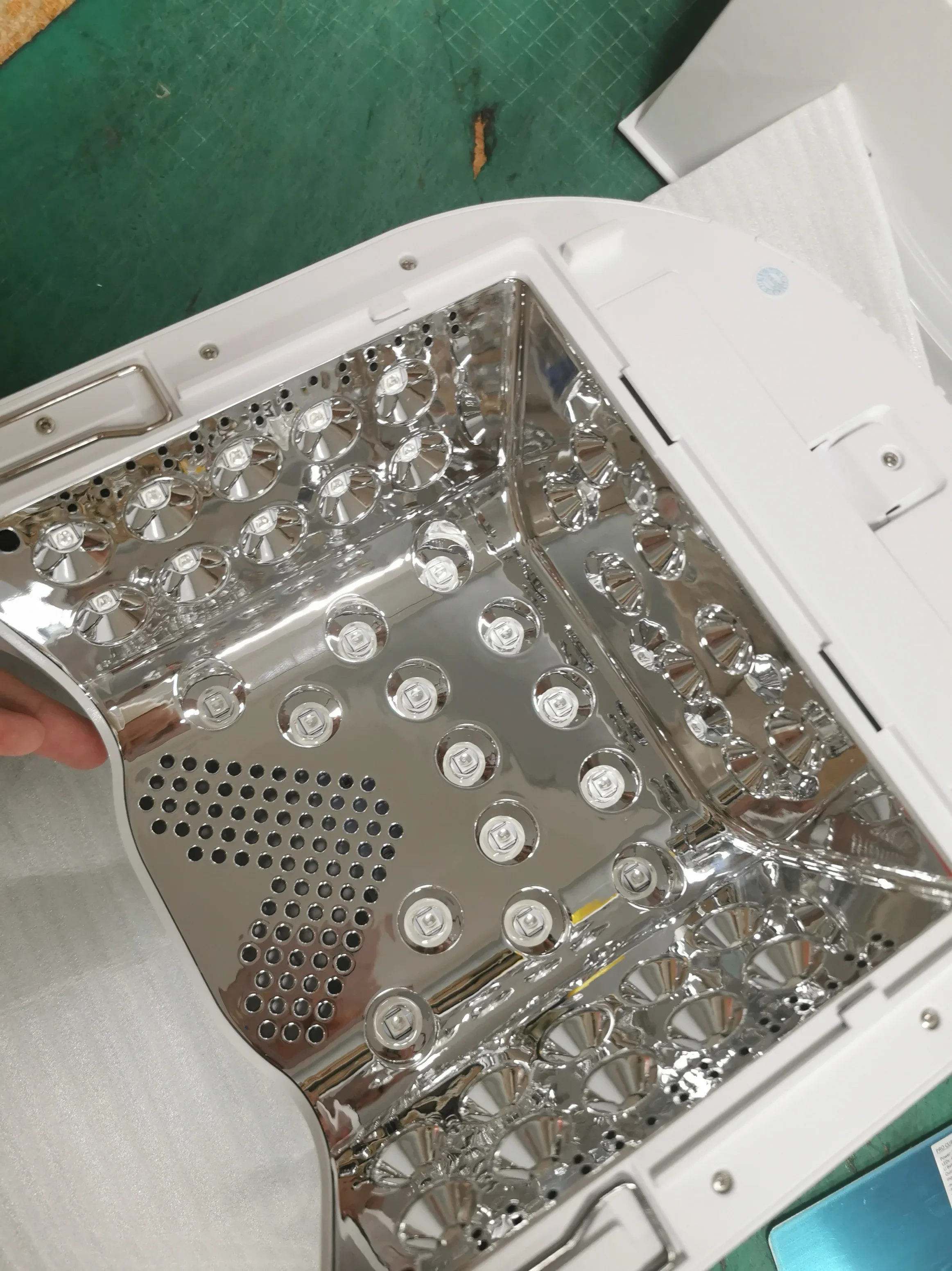 고급스러운 미러 마감 인테리어 듀얼 라이트 네일 램프 충전식 휴대용 86W LED UV 네일 램프 기계
