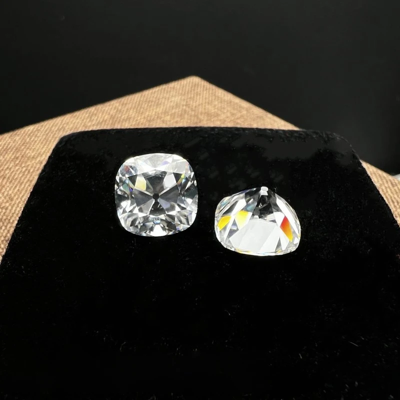 Pierre Moissanite Coussin 4x4 Mm - Qualité D/VVS1 - Substitute Parfait Du Diamant - 1 Pièce - Neuf Avec étiquettes