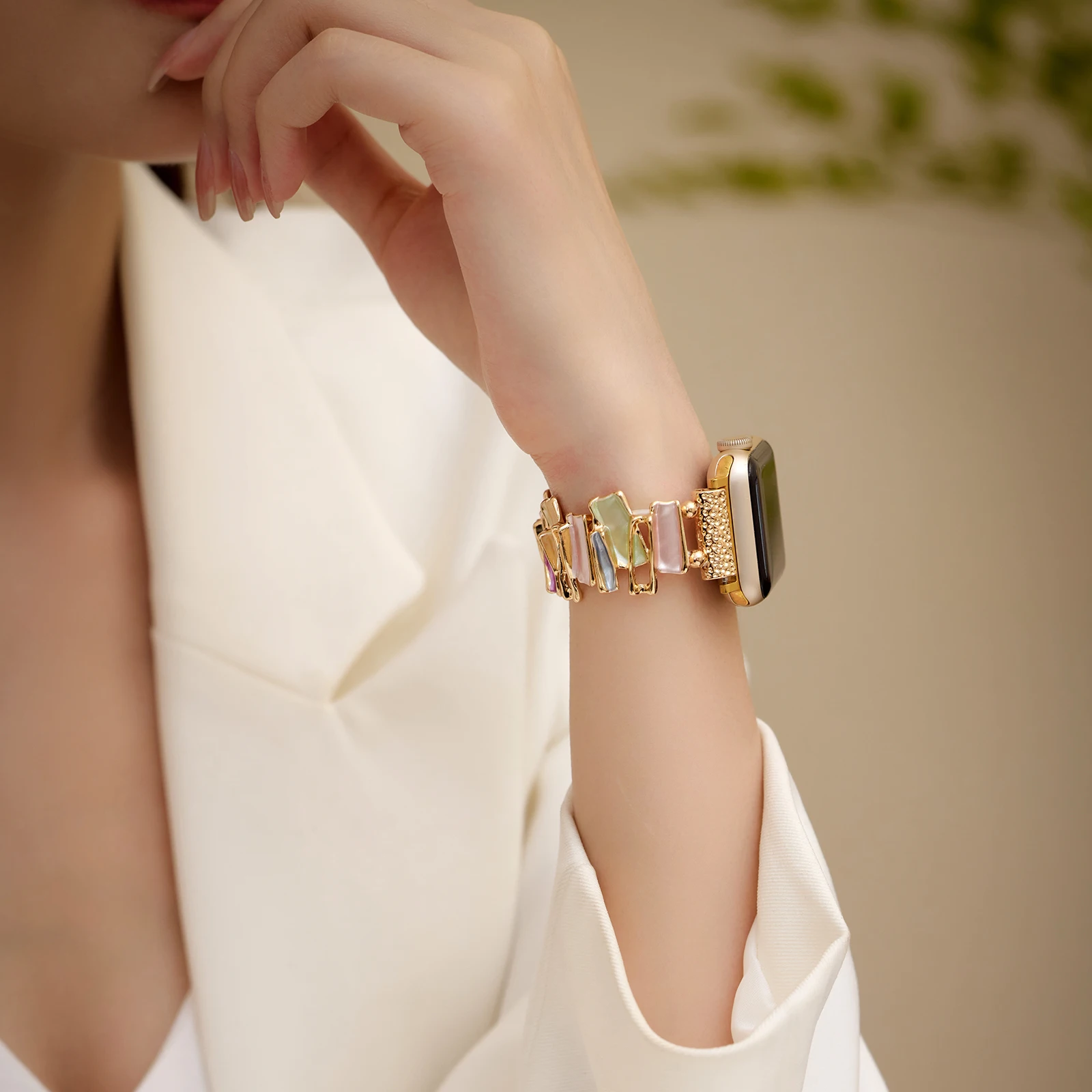รูปสินค้า สายรัดข้อมือโลหะ สวยหรู ใส่ได้กับ Apple Watch ทุกรุ่น