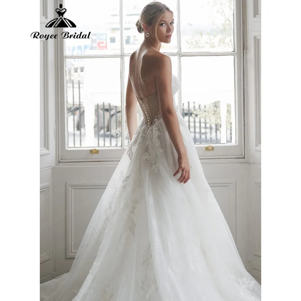 Abito da Sposa Roycebridal con Corsetto Strutturato, Applicazioni Floreali 3D, Vestito da Sposa con Maniche Lunghe in Pizzo Staccabili, Personalizzabile - immagine 2