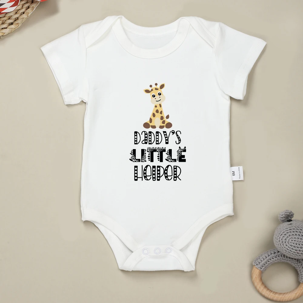 

Daddy's Little Heiper Cute Baby Girl Clothes Cartoon Beautiful Newborn Boys Bodysuits Cotton Summer Home Infant Onesies Pajamas