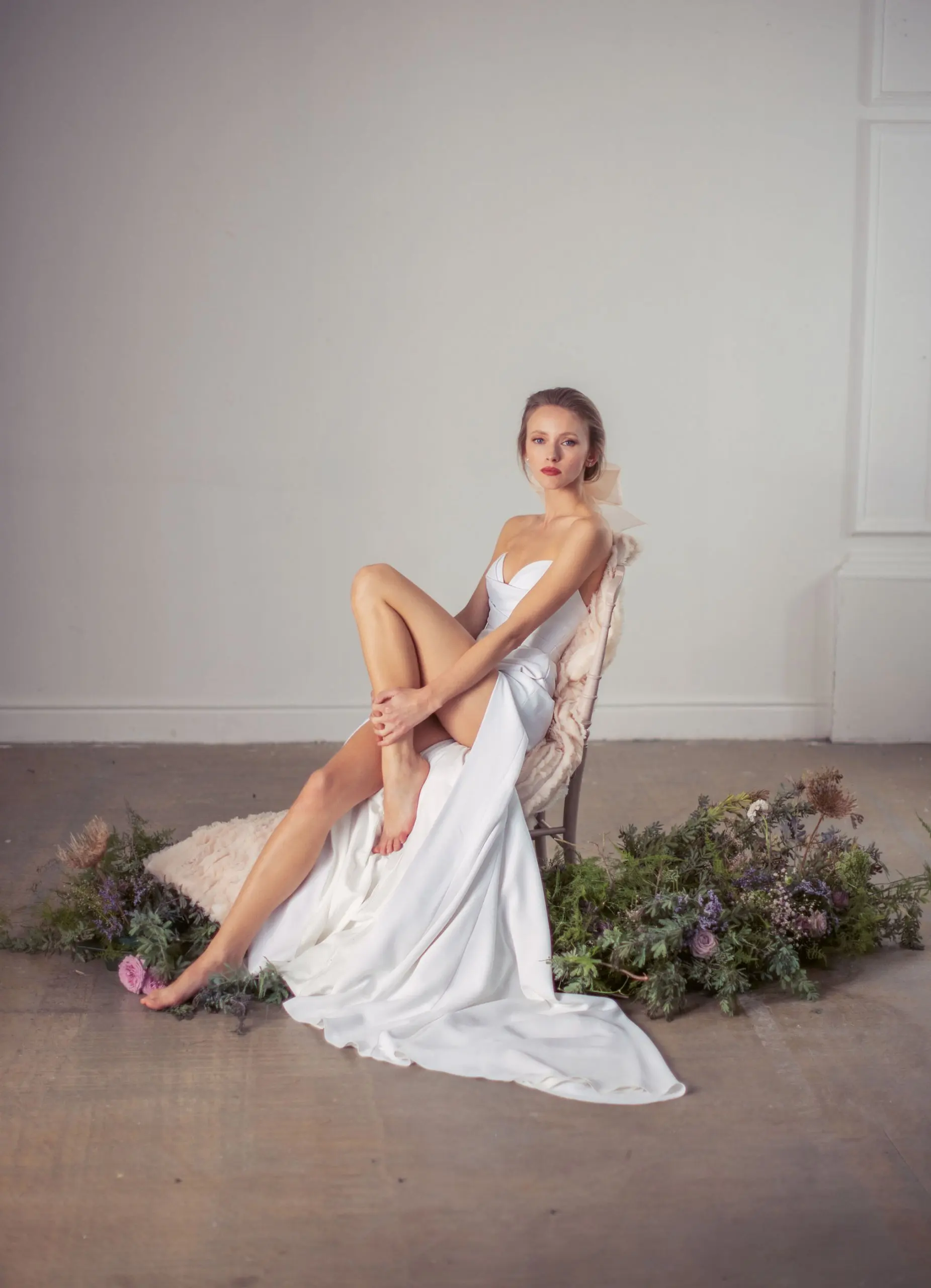 Popular V-neck Satin Sheath A Line Wedding Dresses Side Slit Button Back Boho Beach Bridal Grown  Robe de Mariage 4