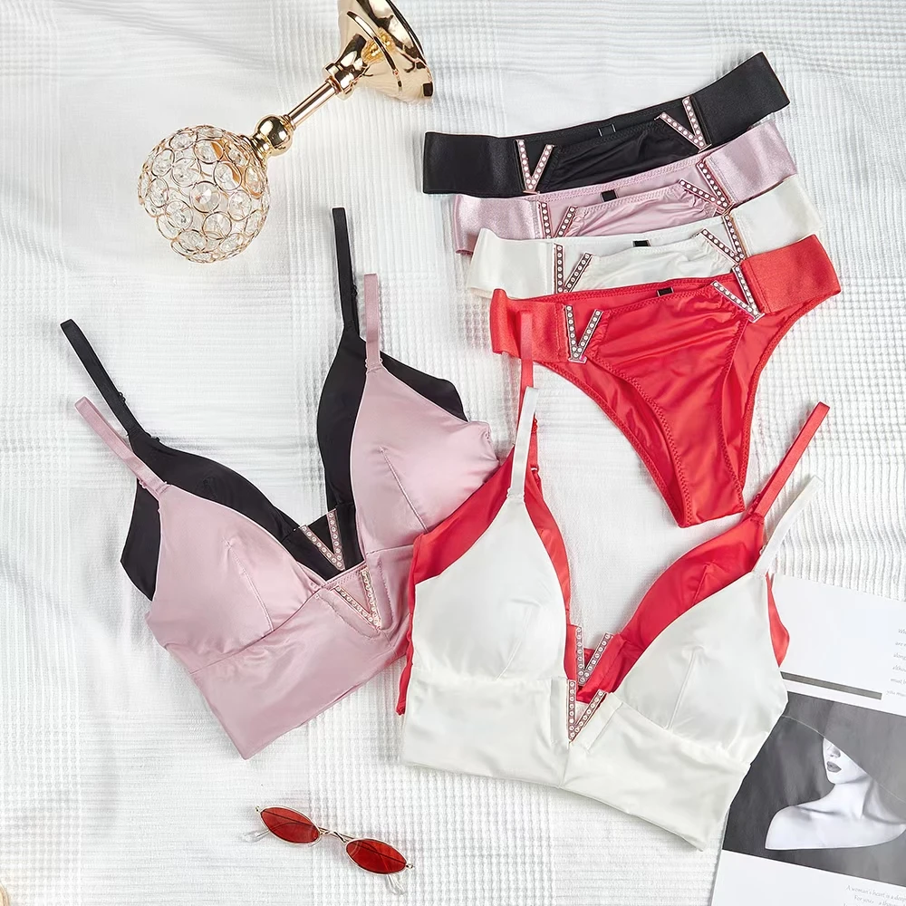 

Women Bra Panties Set Sexy lingerie Push Up Bra Crop Top Seamless Underwear Fitness Active Bra Top Thongs Female Lingerie Set