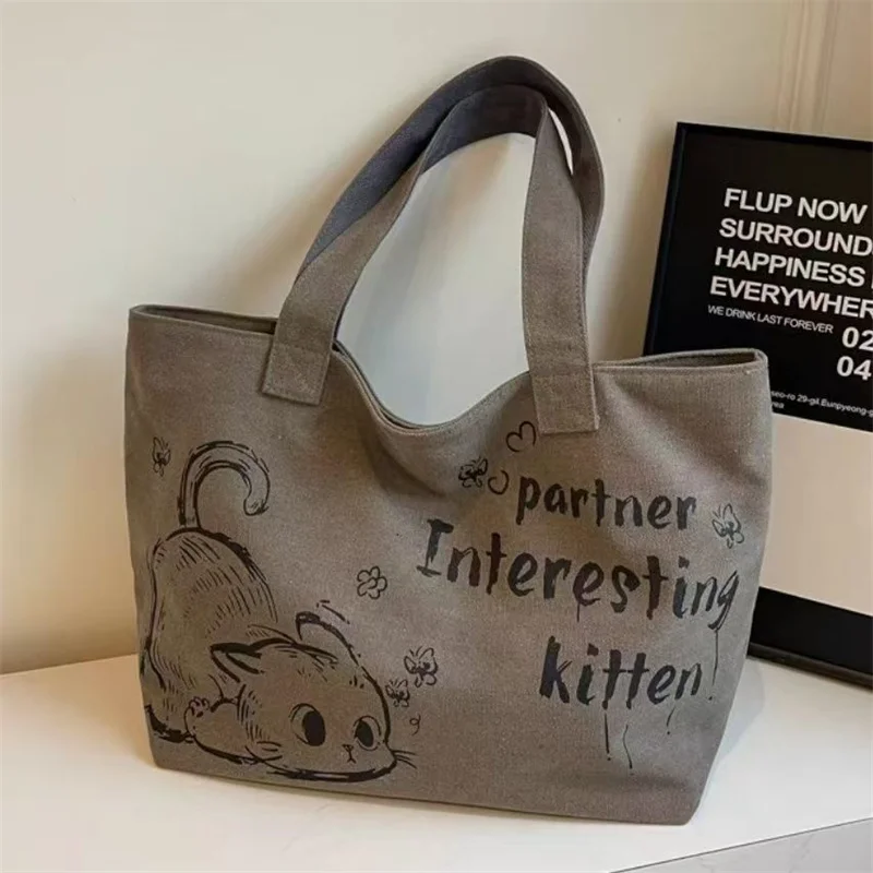 Women's Fashionable Canvas Tote Bag - Stylish and Spacious Shoulder Bag with Zipper Closure