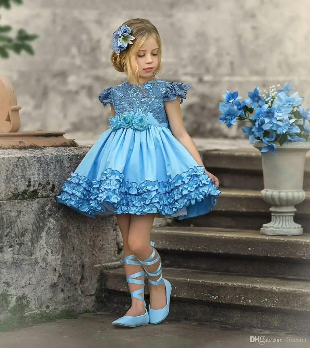 

Tiered Tulle Princess Puffy Flower Girl Dresses Baby Wedding Party High-Low Kid Brithday Gowns First Communion Dresses