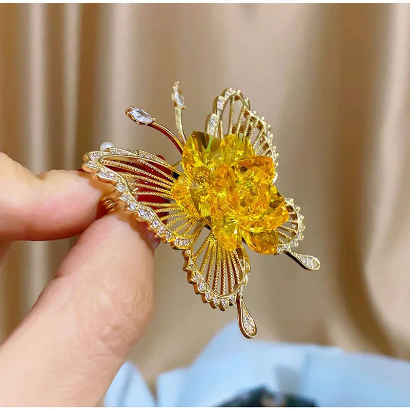 Shinning Crystal Flower Butterfly Brooches Pins New Arrival Fashion Statement Beautiful Floral Corsage Jewelry