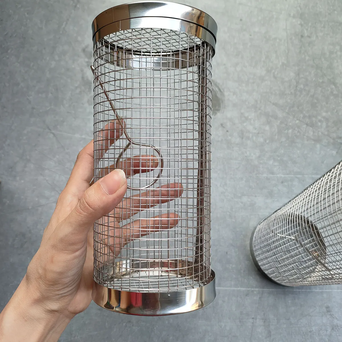 2pcs BBQ Basket Round Grill Cage Portable Rotating BBQ Net for Outdoor Cooking 6 Sc308c3348ce24a618f97790438f83dfff