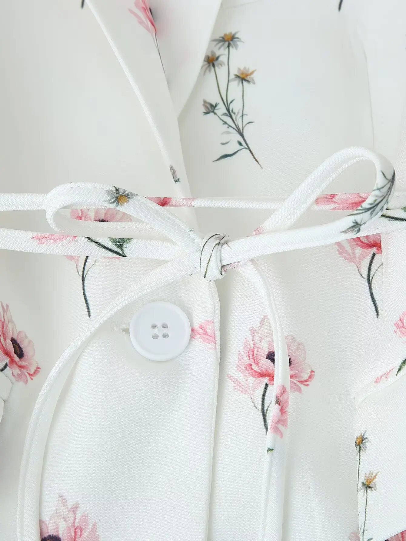 2025 Spring Autumn Lacing Up Bow Sashes Beige Floral Print Blazer Boyfriend Vintage Women Front Pockets Loose Suit Fashion Coat