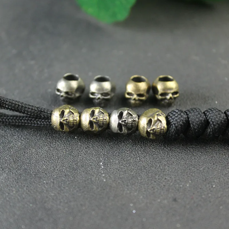 Ciondolo Portachiavi Paracord Con Mini Coltello E Elmetto - Nylon Resistente Per Escursioni