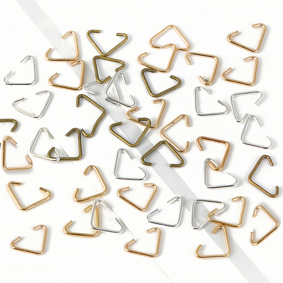 50 Stück Metall Eisen Dreieck Verschlüsse Schnalle Verbinder Jump Split Ringe für DIY Ohrring Armband Halskette Schmuckherstellung Zubehör