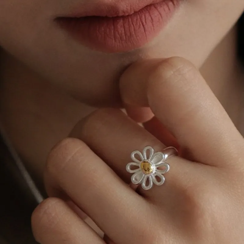 Silver Color Sweet Hollowed Out Daisy Rings for Women Fashion Flower Statement Adjustable Ring Party Jewelry Gifts