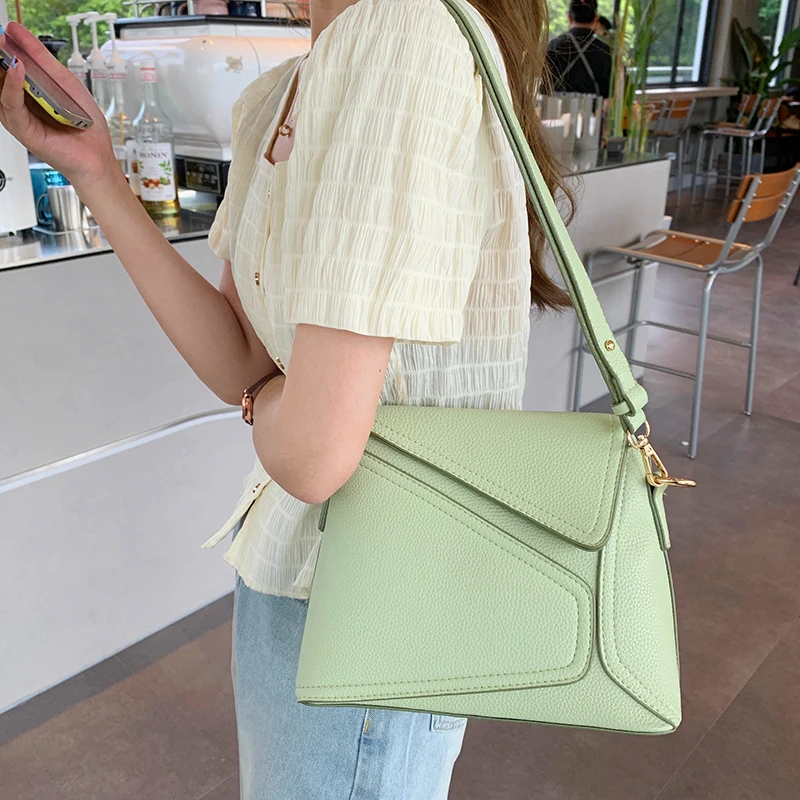 Women's Solid Color Large Capacity Shoulder Bag