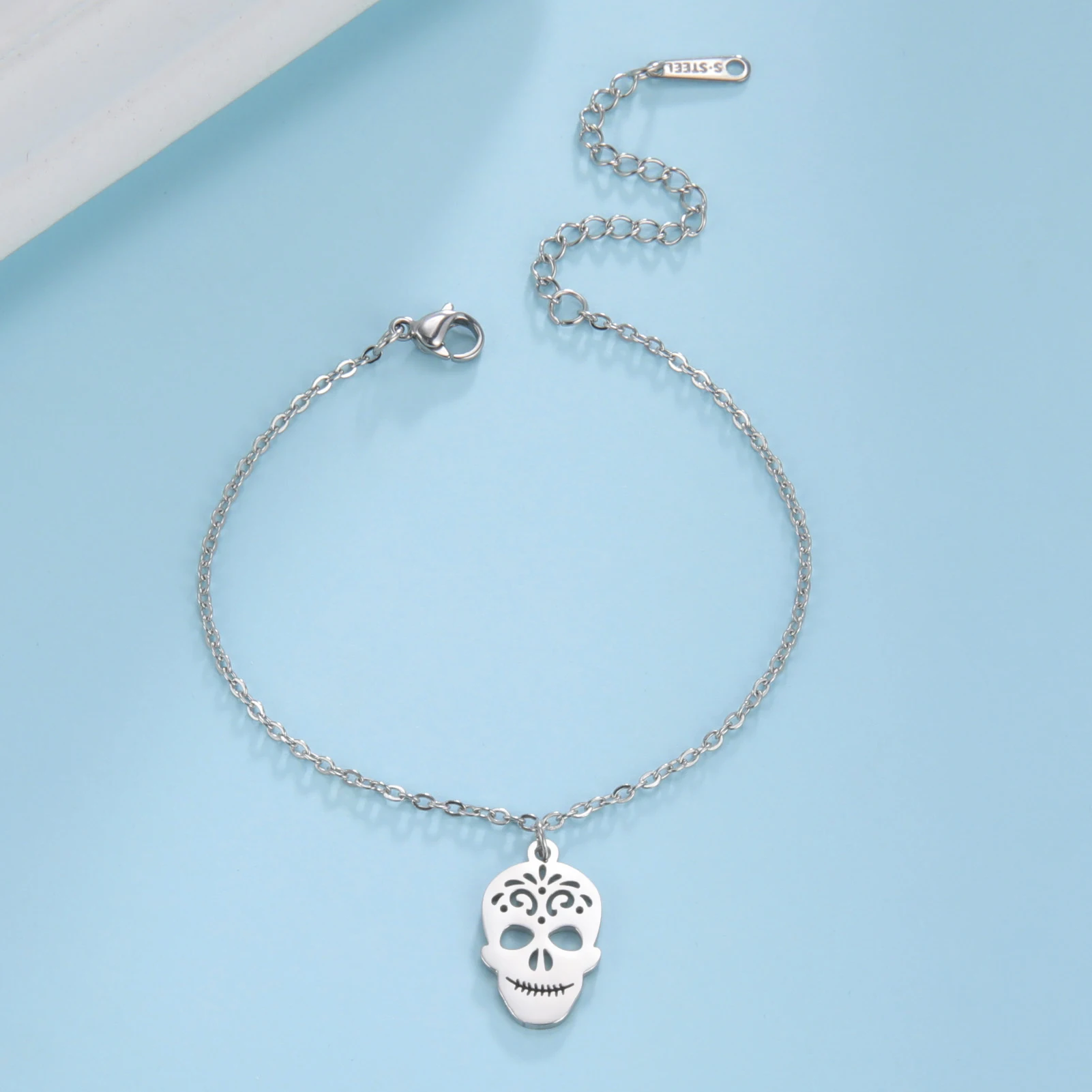 Femme Noir Métal Chaîne Coffre Bracelet Chaussure Grand Or Lion Charme