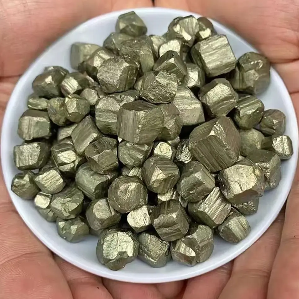 天然高密度立方体黄鉄鉱石、ラフゴールド、不規則な鉱石鉱物、教育標本