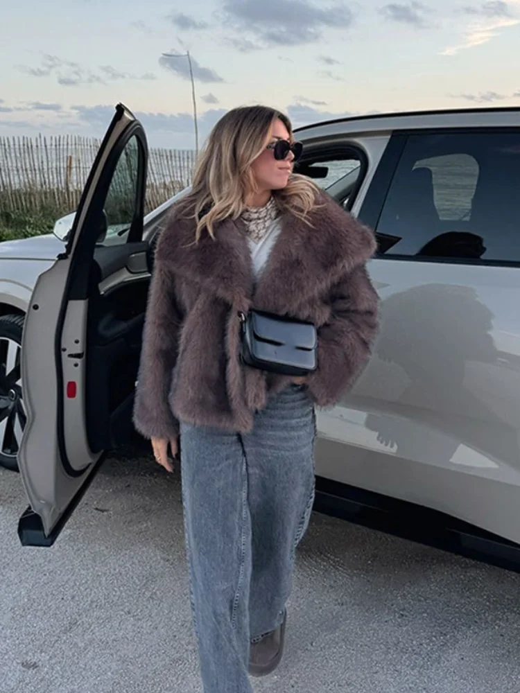 Retro Collar Long Sleeved Buttons Women's Faux Fur Coats Winter Thick Warm Solid Color Fury Jacket Female High Street Outerwear 5