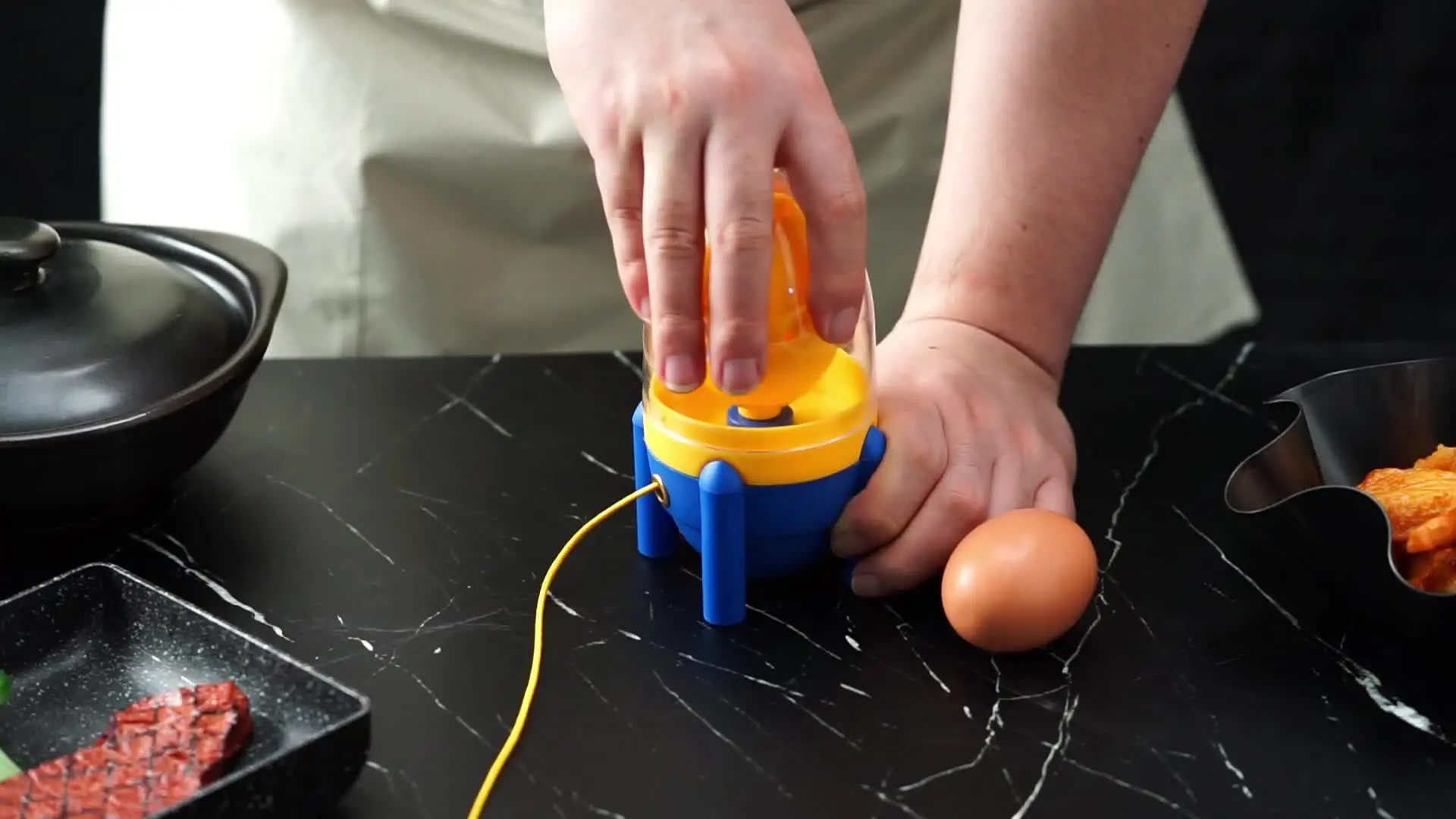 Mezclador manual de yema de huevo, extractor manual de homogeneizador de huevos, fabricante multifuncional de huevos dorados para huevos pequeños y grandes, triturador de huevos con cuerda de tirar