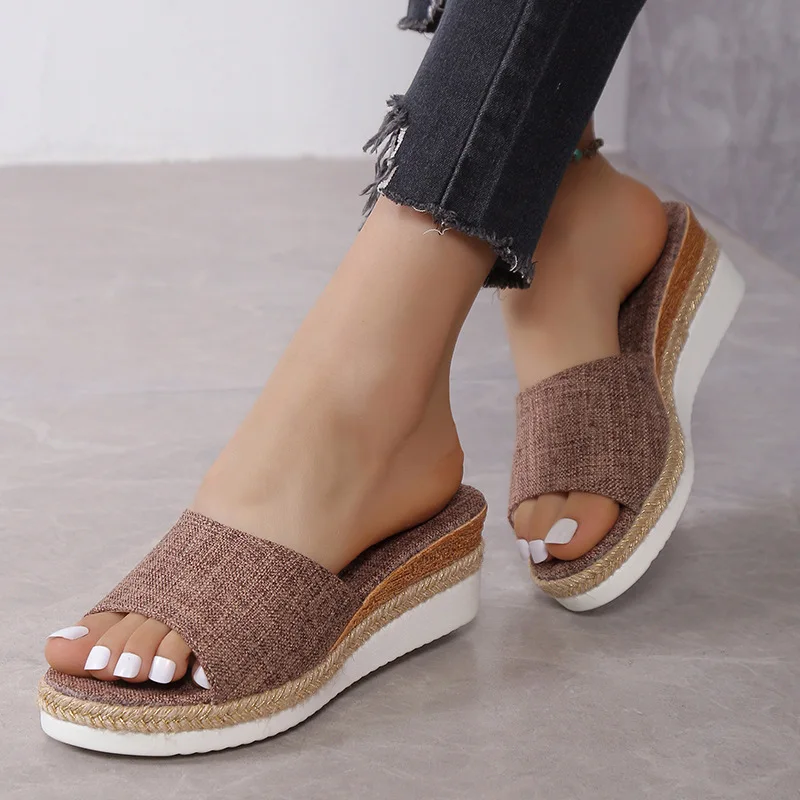 

2023 New Women’s Slipper Fish Mouth Thick Bottom Casual Wedges Sandals Stylish Comfortable Flat Mules Plus Size Zapatilla Mujer