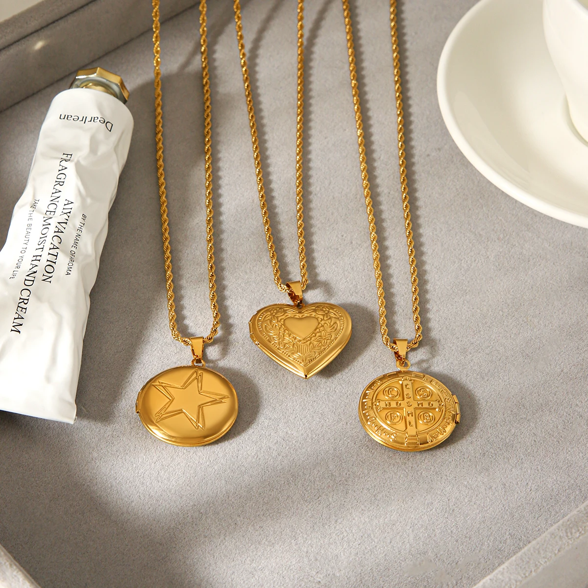 Vintage Münzmedaillon-Halskette für Damen, Stahl, graviert, Stern-Herz-Anhänger, Boho, wasserdicht, für den Alltag, Bijoux Femme – Detail 8