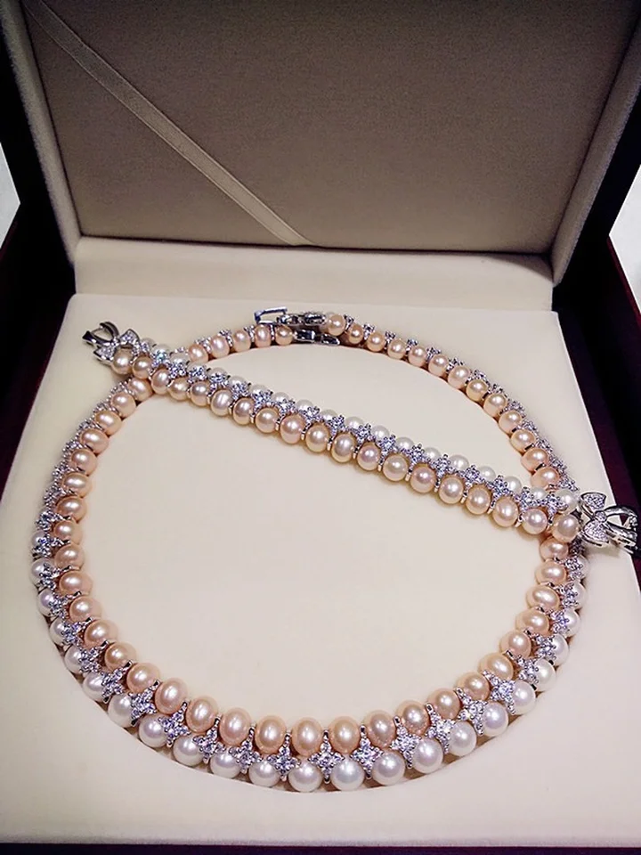 Parure Da Sposa Di Forcine, Orecchini E Bracciale Con Fiorellini In Madreperla, Perle D'acqua Dolce E Swarovski