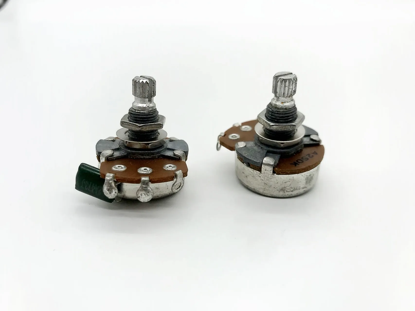 Professional ALPHA brand potentiometer A250K B250K A500K B500K tone volume for electric bass & guitar accessories in stock