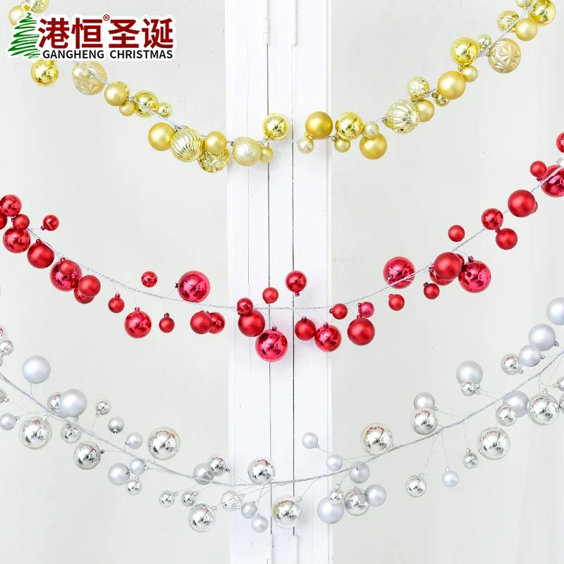 

Christmas tree decorations, gold and silver, red Christmas ball strings, Christmas tree decorations, mall ceiling decorations