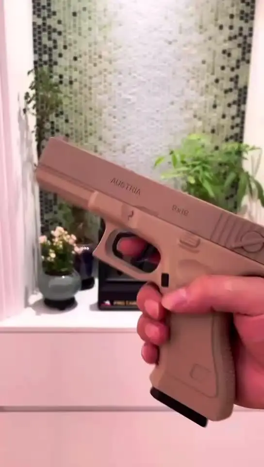 Игрушечный пистолет oein G18