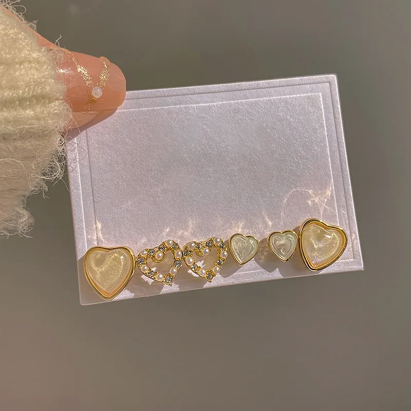 2023 Fashion Heart Zircon Stud Earrings for Women Korean Star Personality Earring Simple Luxury Wedding Party Girl Jewelry Gifts