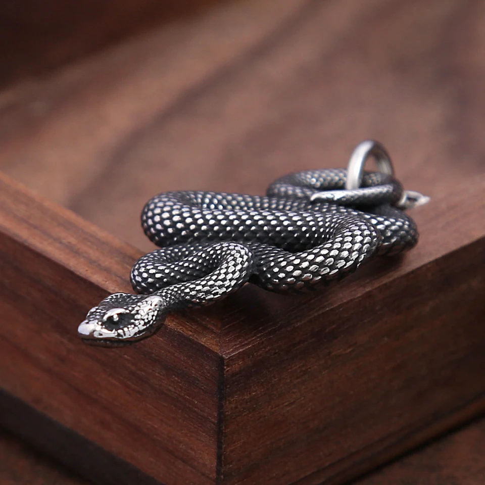 OAKKY Collana Uomo Con Ciondolo Serpente Gotico – Acciaio Inossidabile 316L, Catena Inclusa, Multicolore