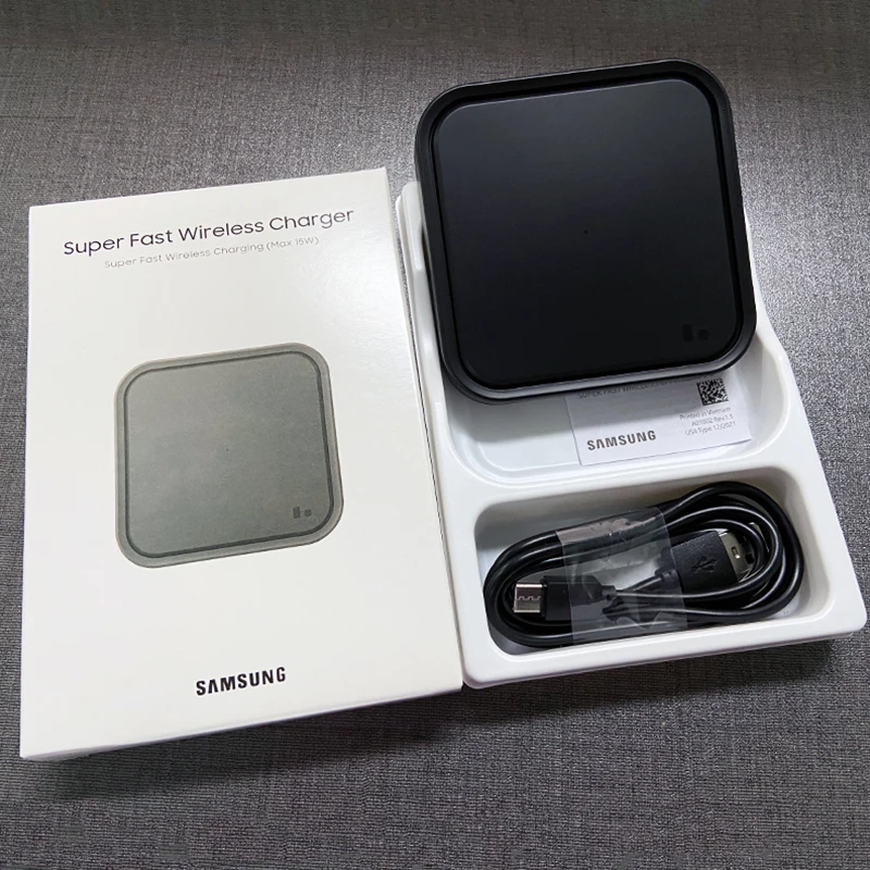 Ultra-Fast 15W Wireless Charging Pad by Samsung
