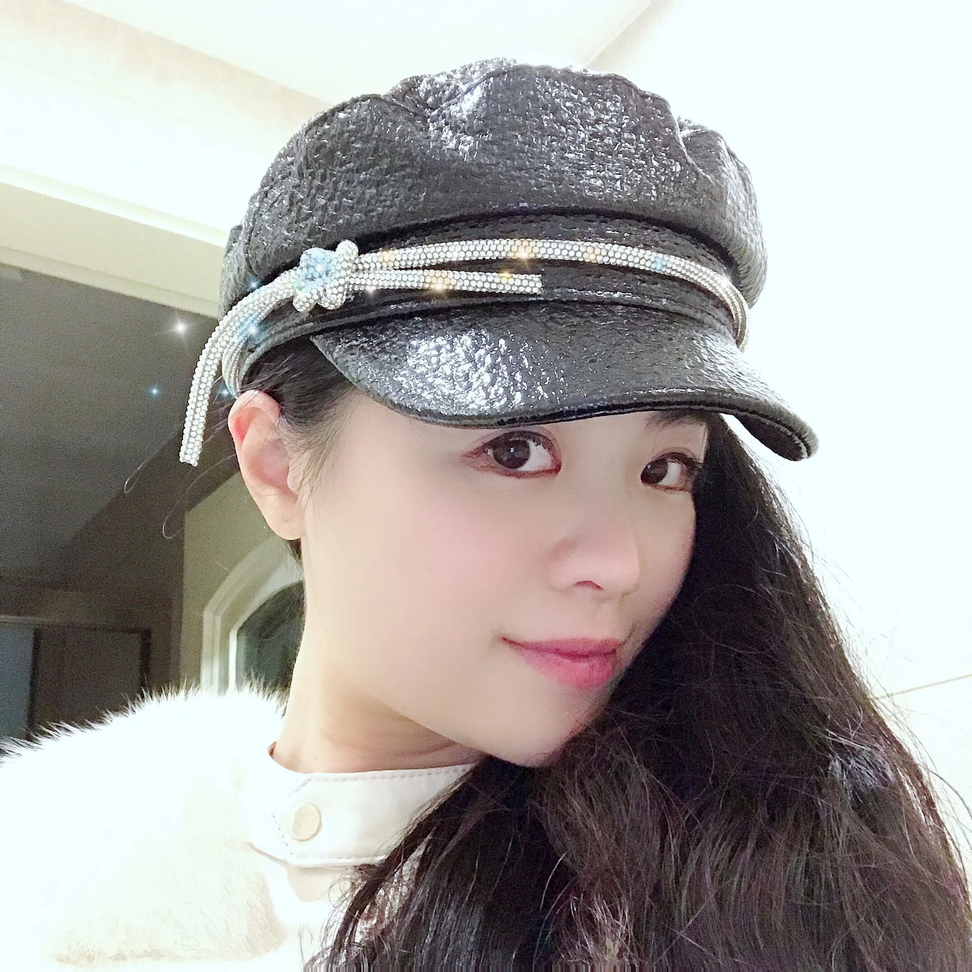 

Новинка 2022, модная темно-синяя шапка, черная плоская шапка, японская и корейская модная шапка стразы, восьмиугольная шапка из искусственной кожи, женская шапка