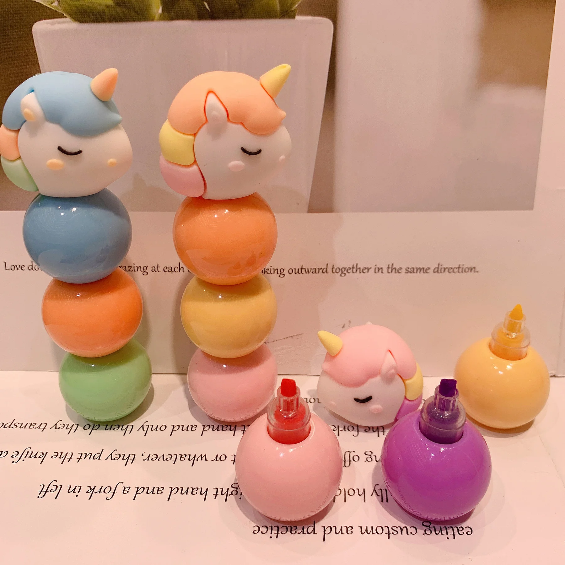 Ellen Brook 1 PCS 4 Color Cute Kawaii Unicorn Macarone Candy Color Highlighter Office School Supplies Gift