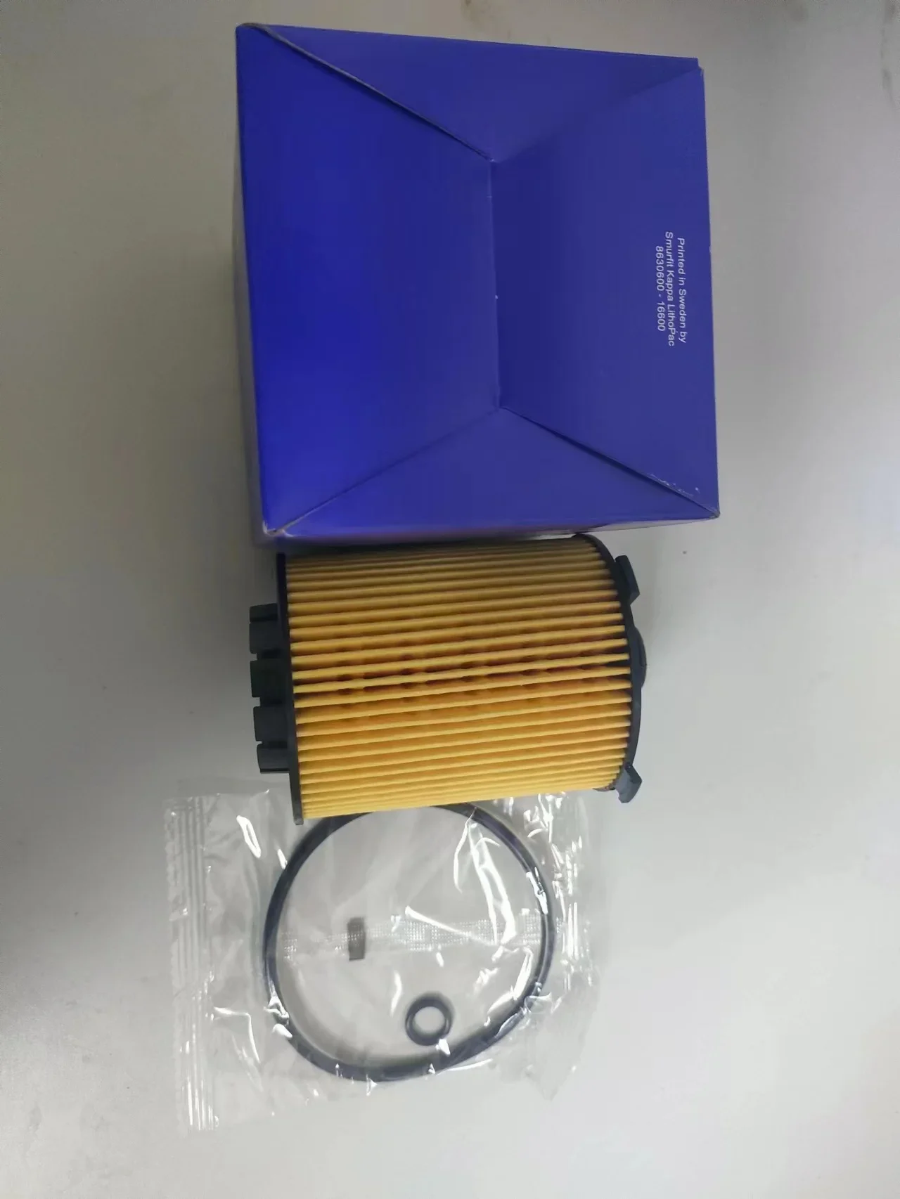 Car Oil Filter Car Filter Oil Filter for VOLVO S60 S80 S90 V40 V60 V90 XC40 XC60 XC70 XC90 B3 B4 D3 D4 T4 T5 T6 T8 31372214 31372212 32140029